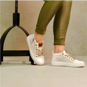 Blackstone Women's PL88 Mint Sneaker Size 38 Us 8